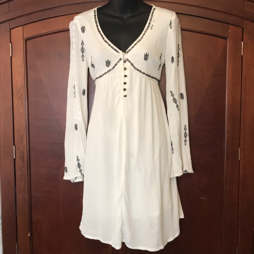 Flowing knee length Dress